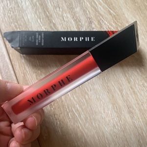 Morphe liquid lipstick in color-Hotshot